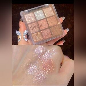 New 9-color Neutral Shades Glittery Eyeshadow Palette